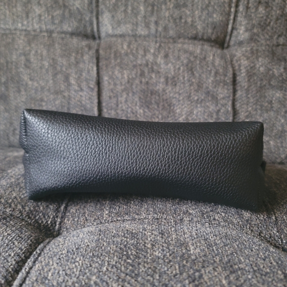 Giorgio Armani Travel Case NWOT Eva Air - Picture 9 of 14